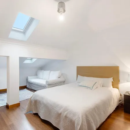 Apartment Glicinias *